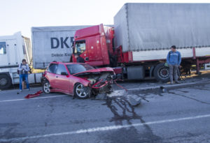 What are the benefits of hiring a truck accident lawyer in Houston, TX?
